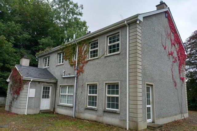 For sale in one, two or three lots, this excellent holding is located on the main Lisnaskea to Newtownbutler road, just a short distance from Lisnaskea.