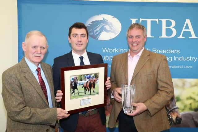 Down Royal Sat 3 November 2018
ITBA Northern Region Breeding and Racing Awards
Anthony McDonnell presenting Leading 3-Y-0 Award for Best Solution to Cecil and Martin McCracken
Photo.carolinenorris.ie
