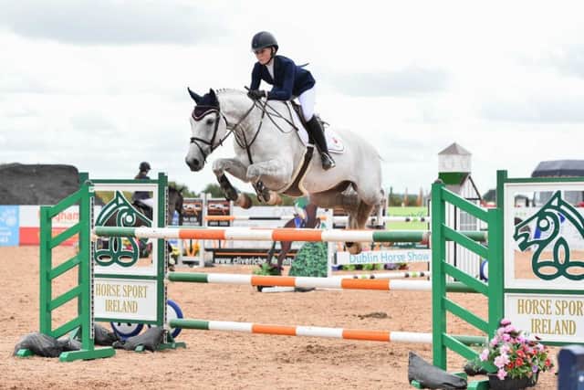 Rosalie Biedron riding LVS Wizard, winners of the 1.25/1.30 YR Qualifier